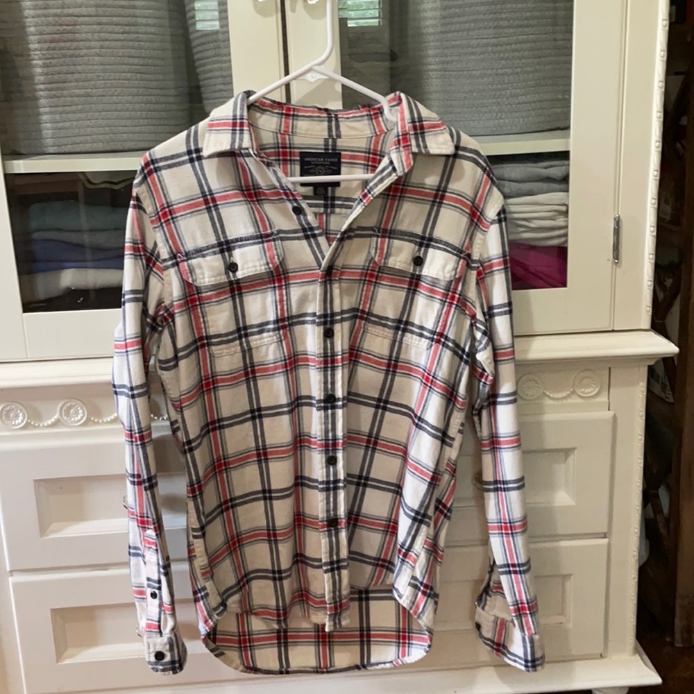 Super cute men’s flannel sz s from American eagle